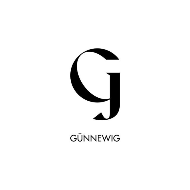Unser neustes Projekt?  Erweiterung des Logos und Brandings des @salonguennewig um ein charakteristisches Bildzeichen.  Ein G, das sich geschickt aus C und J bildet und damit sowohl den Salonnamen als auch die Initialen der beiden Inhaber Christian und Julia inne hat.  Wir lieben das neue sehr edle und moderne Bildelement, das das straighte Logo erweitert und das gesamte Erscheinungsbild noch stärker macht. 🤍  Das neue Fahrzeugdesign wird heute von @duo_sign_werbetechnik beklebt. Bilder folgen.  #logodesign #branddesign #designstudio #warendorf #salonguennewig #friseurwarendorf #urbandesignwarendorf