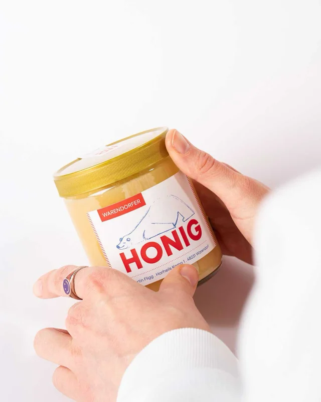 📦 ✨ Packaging zählt  Ob Etikett, Hangtag oder Umverpackung – gutes Design transportiert nicht nur Infos, sondern Markenwerte.  Wir zeigen dir, worauf es bei Verpackungen wirklich ankommt.
👀 Jetzt im Blog – Link in Bio!  #packagingdesign #brandingstudio #foodpackaging #designstudio #hangtagdesign #etikettgestaltung  📸 @carin.haey